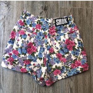 Vintage super high waisted floral shorts